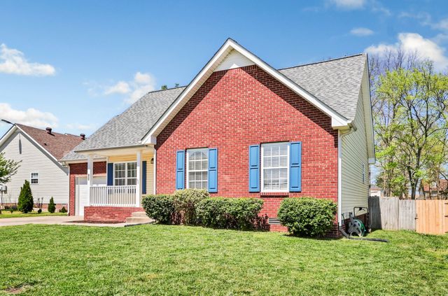 1305 Southwood Ct, Clarksville, TN 37042