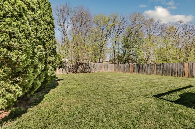 1305 Southwood Ct, Clarksville, TN 37042