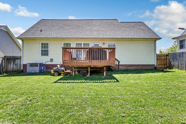 1305 Southwood Ct, Clarksville, TN 37042