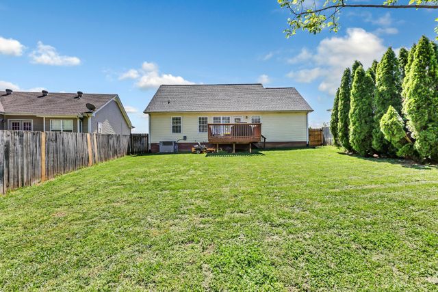 1305 Southwood Ct, Clarksville, TN 37042