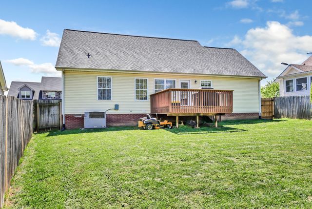 1305 Southwood Ct, Clarksville, TN 37042