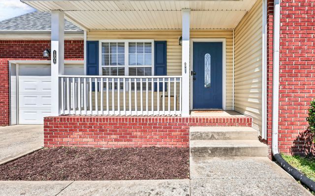 1305 Southwood Ct, Clarksville, TN 37042