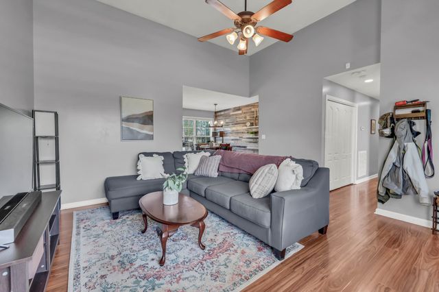 1305 Southwood Ct, Clarksville, TN 37042