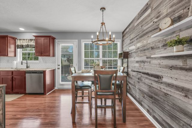 1305 Southwood Ct, Clarksville, TN 37042