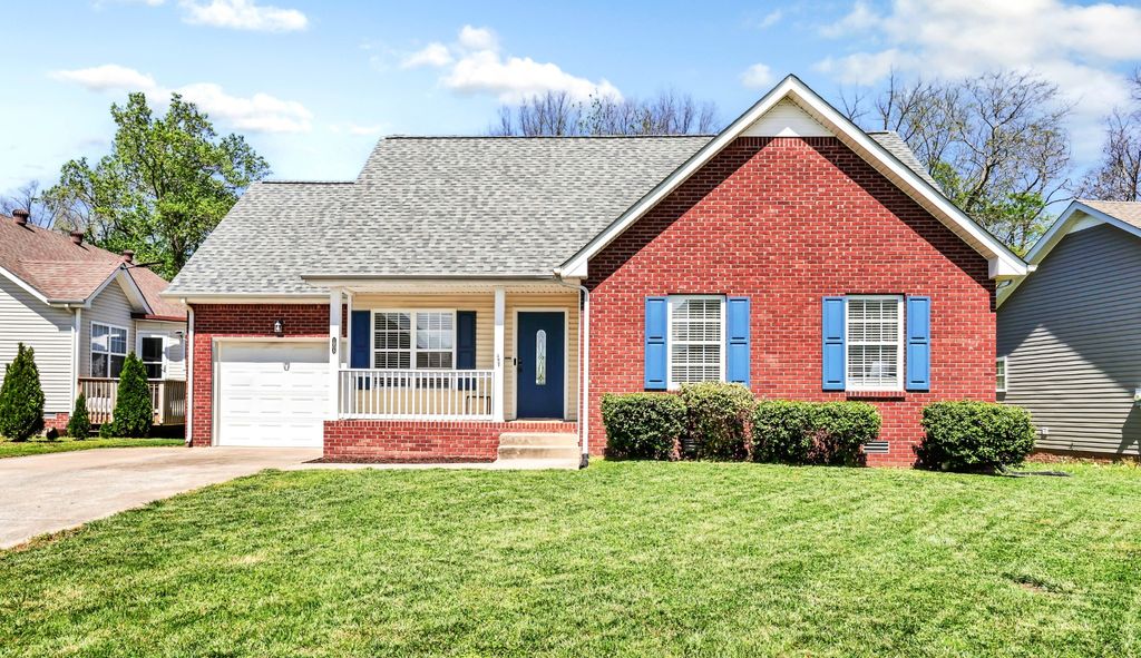 1305 Southwood Ct, Clarksville, TN 37042