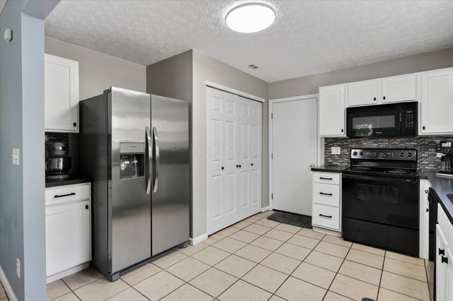 1871 Prominence Drive, Grove City, OH 43123