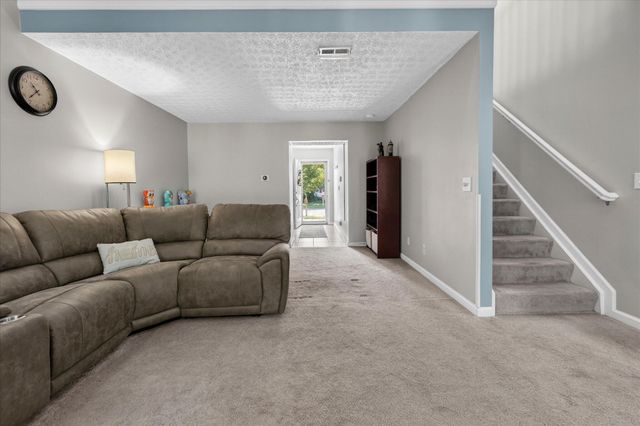 1871 Prominence Drive, Grove City, OH 43123