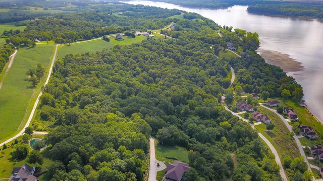 33 Winneberg Road, Golden Eagle, IL 62036