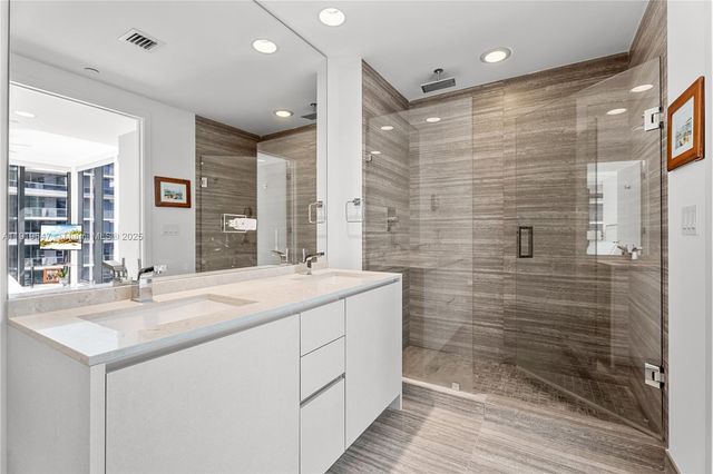 1010 Brickell Ave 4206, Miami, FL 33131