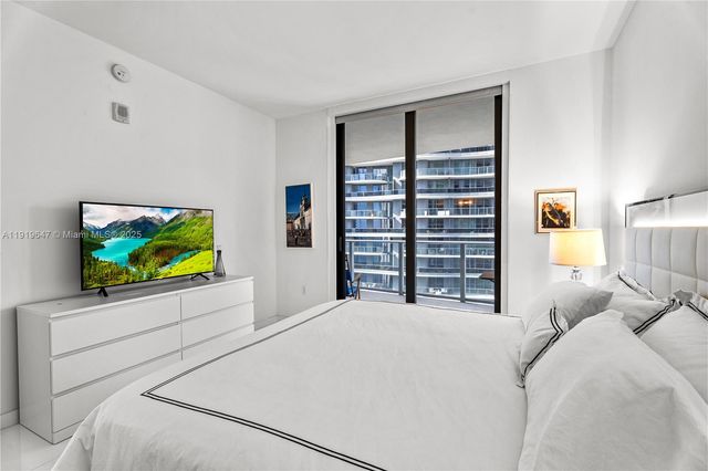 1010 Brickell Ave 4206, Miami, FL 33131