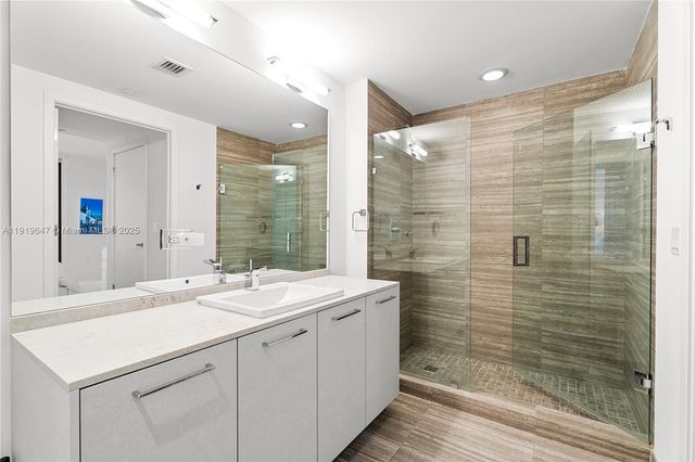 1010 Brickell Ave 4206, Miami, FL 33131