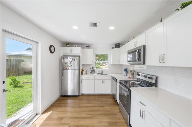 300 SW Prima Vista Boulevard, Port St. Lucie, Port St Lucie, FL 34983