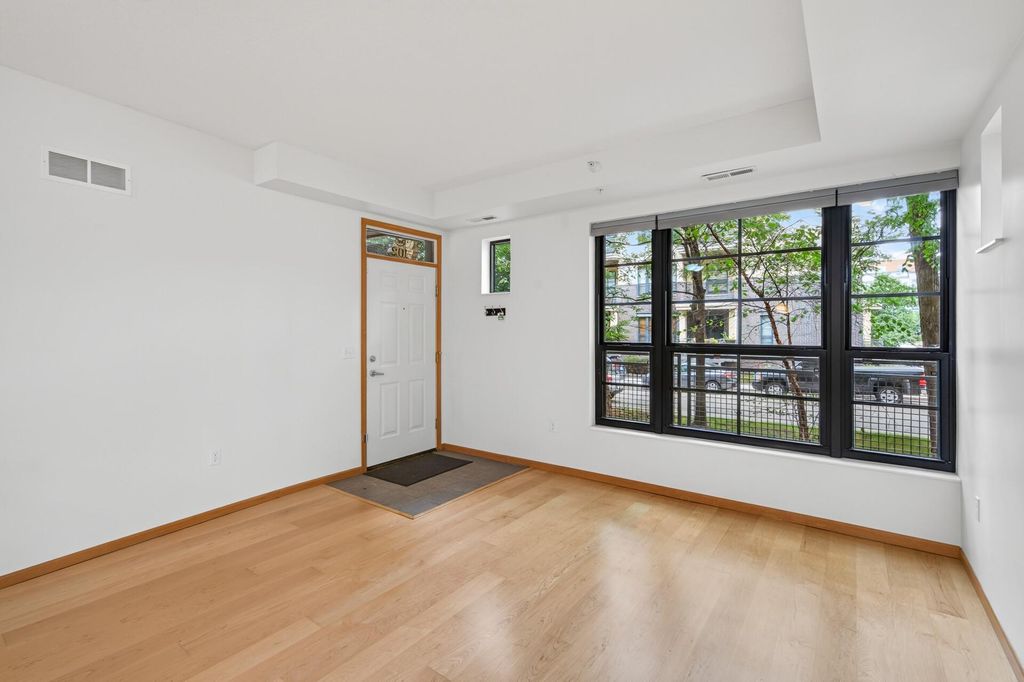 2565 Franklin Avenue 102, Saint Paul, MN 55114 — photo 4