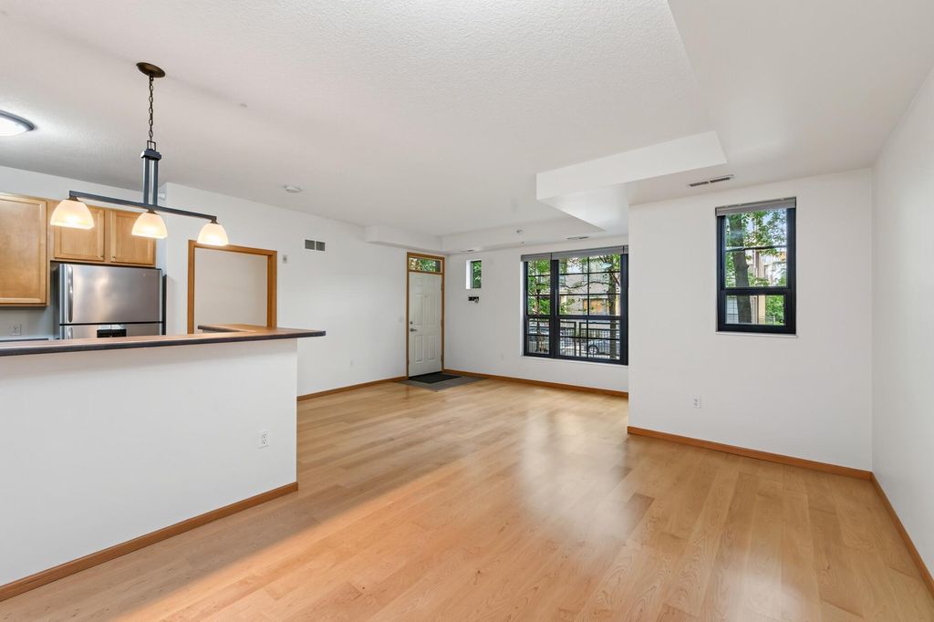 2565 Franklin Avenue 102, Saint Paul, MN 55114 — photo 5