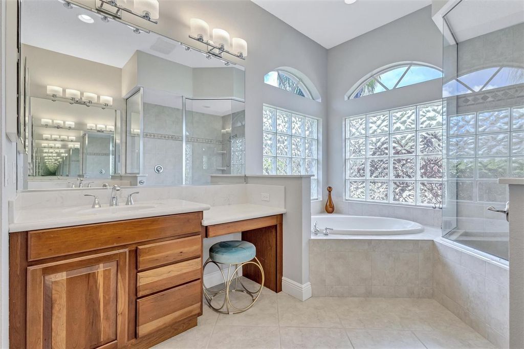 Image 35 of property listing at 14404 18TH PLACE E, Bradenton, FL 34212