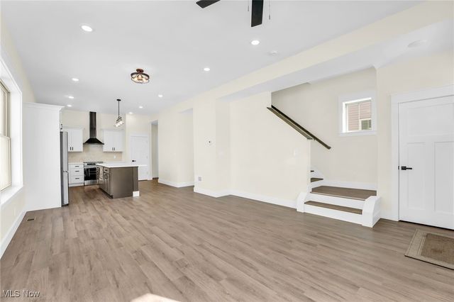 1881 Woodlawn Avenue, Cleveland, OH 44112