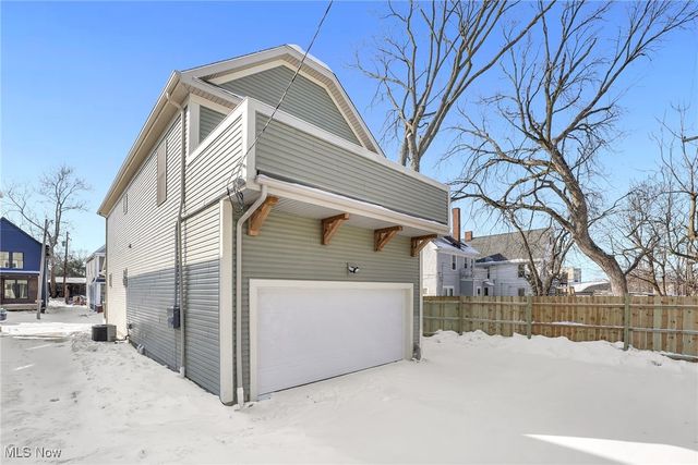 1881 Woodlawn Avenue, Cleveland, OH 44112