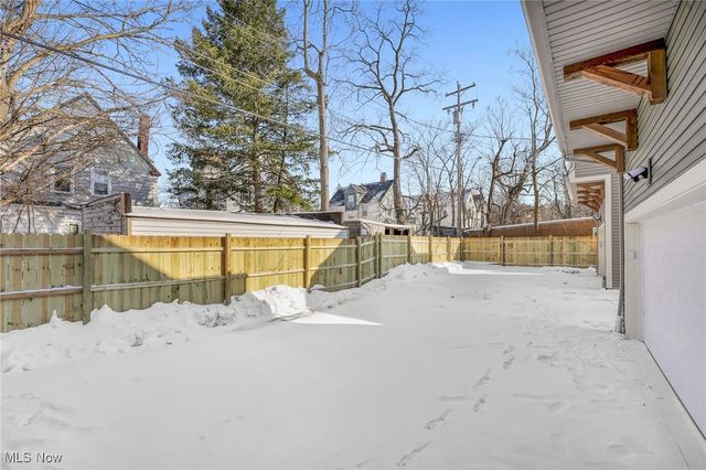 1881 Woodlawn Avenue, Cleveland, OH 44112