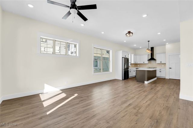 1881 Woodlawn Avenue, Cleveland, OH 44112