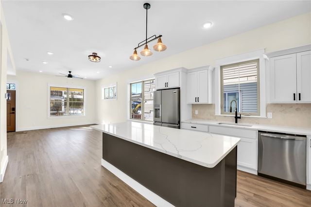 1881 Woodlawn Avenue, Cleveland, OH 44112