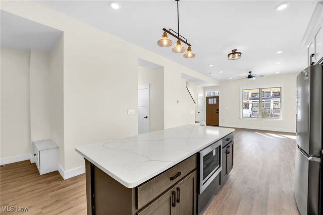 1881 Woodlawn Avenue, Cleveland, OH 44112