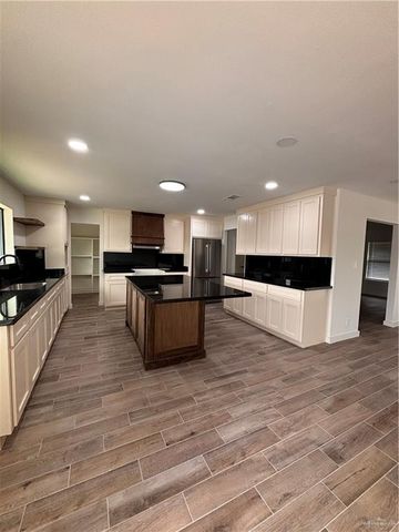 425 Tanglewood Drive, Mission, TX 78574