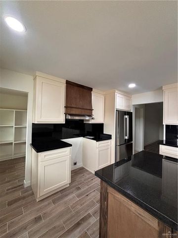 425 Tanglewood Drive, Mission, TX 78574