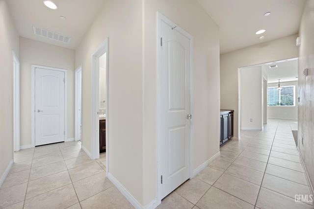 9902 Jersey Shore Drive, Bakersfield, CA 93314