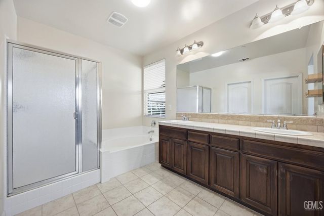 9902 Jersey Shore Drive, Bakersfield, CA 93314