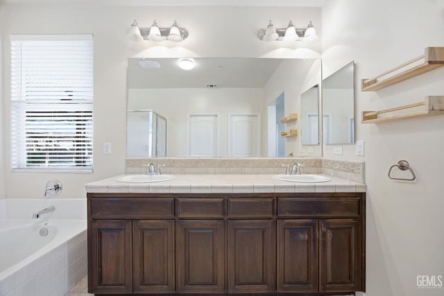 9902 Jersey Shore Drive, Bakersfield, CA 93314