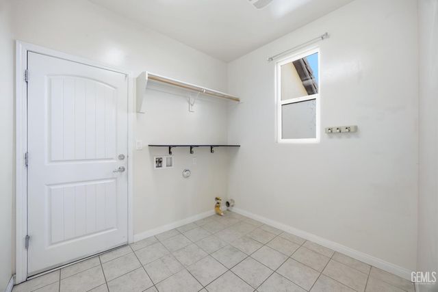 9902 Jersey Shore Drive, Bakersfield, CA 93314