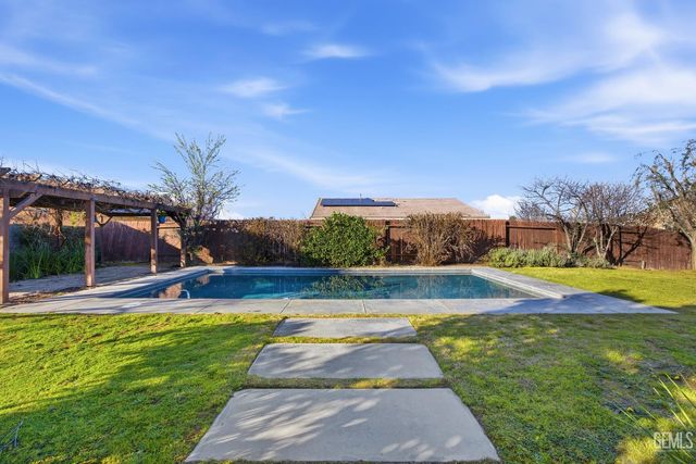 9902 Jersey Shore Drive, Bakersfield, CA 93314