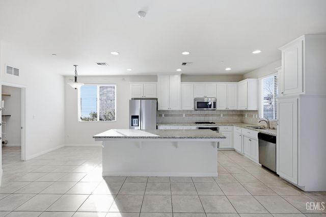 9902 Jersey Shore Drive, Bakersfield, CA 93314