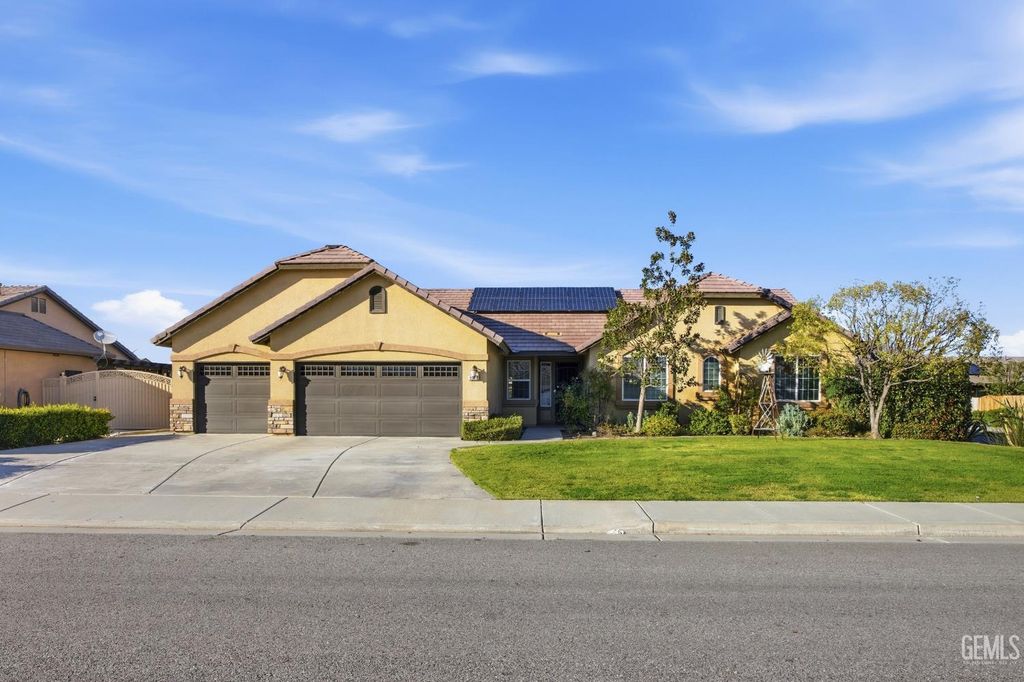 9902 Jersey Shore Drive, Bakersfield, CA 93314