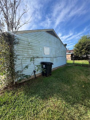 11315 Raincove Drive, Houston, TX 77016