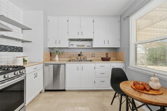 415 S Carmalita, Hemet, CA 92543