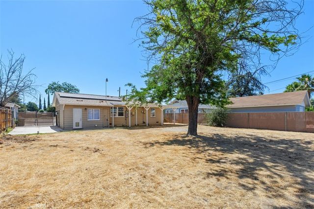 415 S Carmalita, Hemet, CA 92543