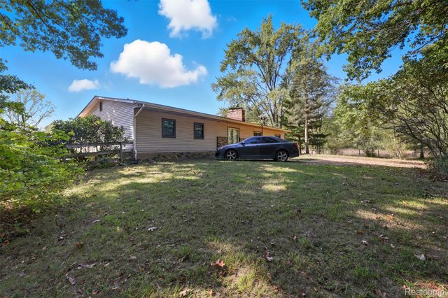 42891 Bemis Road, Belleville, MI 48111