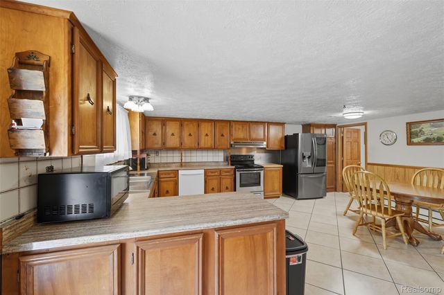 42891 Bemis Road, Belleville, MI 48111