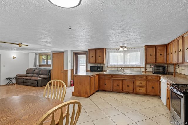 42891 Bemis Road, Belleville, MI 48111