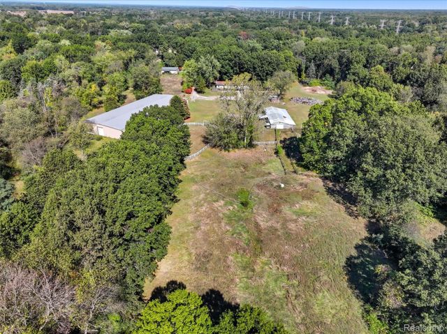 42891 Bemis Road, Belleville, MI 48111