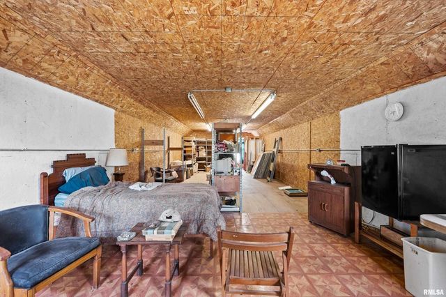 242 S STATE Avenue, Hampton, IL 61256