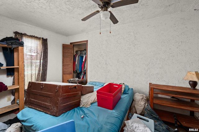 242 S STATE Avenue, Hampton, IL 61256