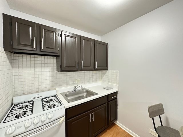 4616 N Beacon Street 3H, Chicago, IL 60640