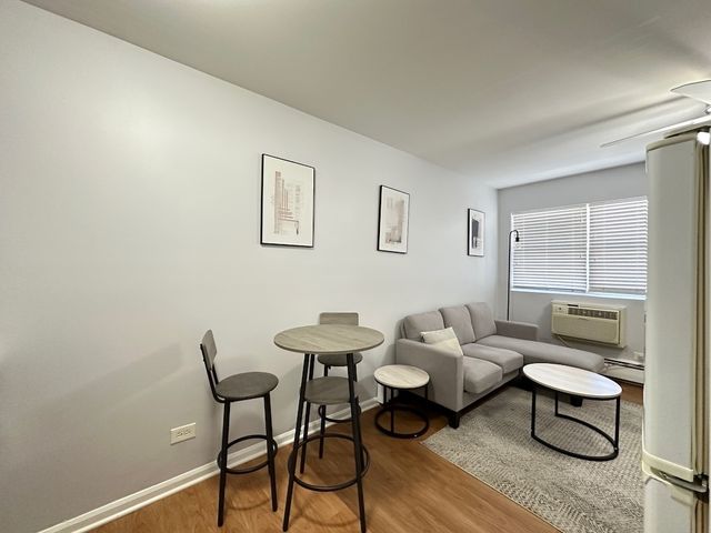 4616 N Beacon Street 3H, Chicago, IL 60640