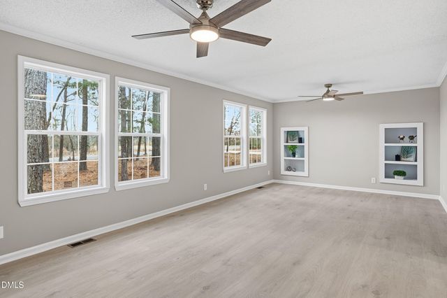 16 G W Oquinn Drive, Lillington, NC 27546