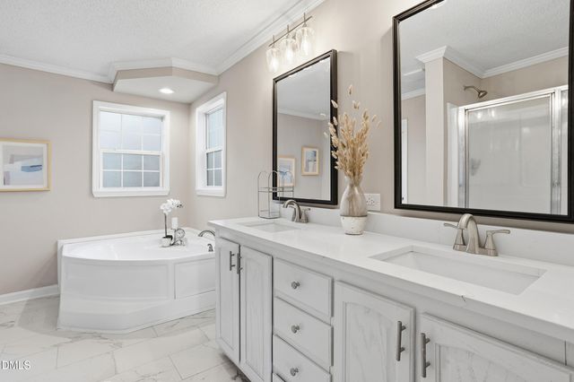 16 G W Oquinn Drive, Lillington, NC 27546