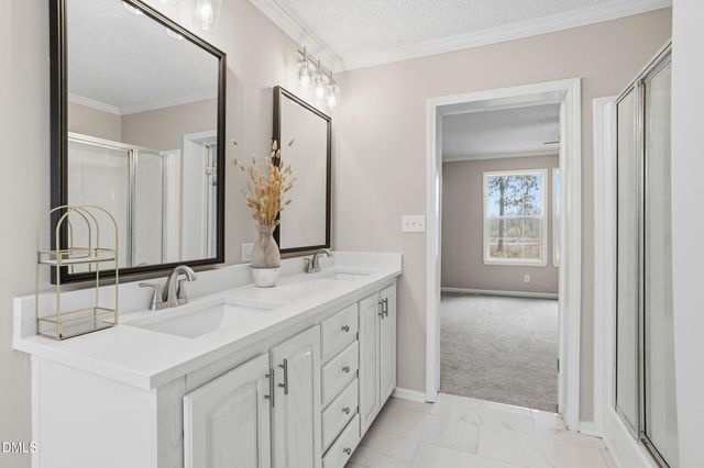 16 G W Oquinn Drive, Lillington, NC 27546