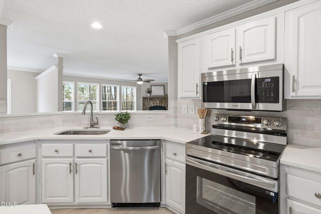 16 G W Oquinn Drive, Lillington, NC 27546