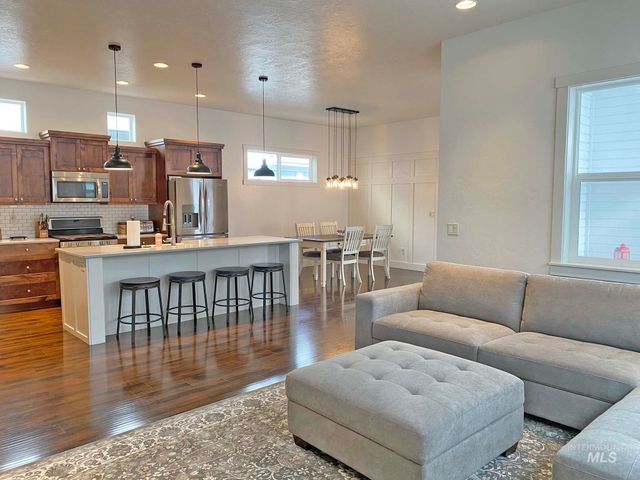 538 W Cagney St, Meridian, ID 83646